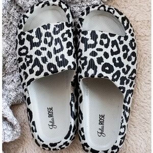 Casual Slides - Beachy or Casual Comfy (Cheetah Print)